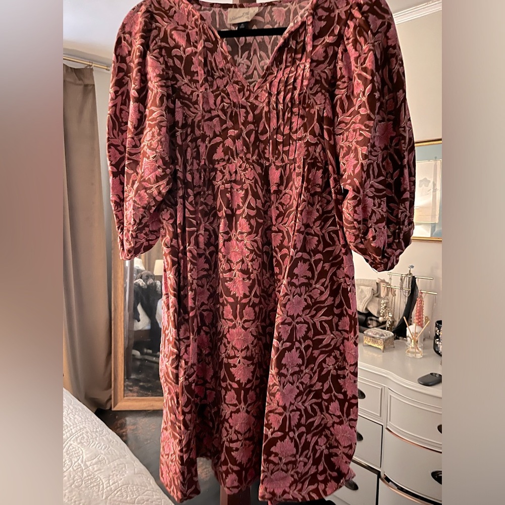 Universal thread pink and burgundy print mini dress